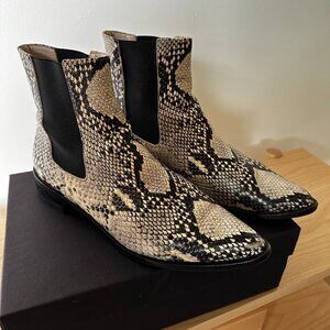 Freda Salvador Joan Chelsea Boots Size 8